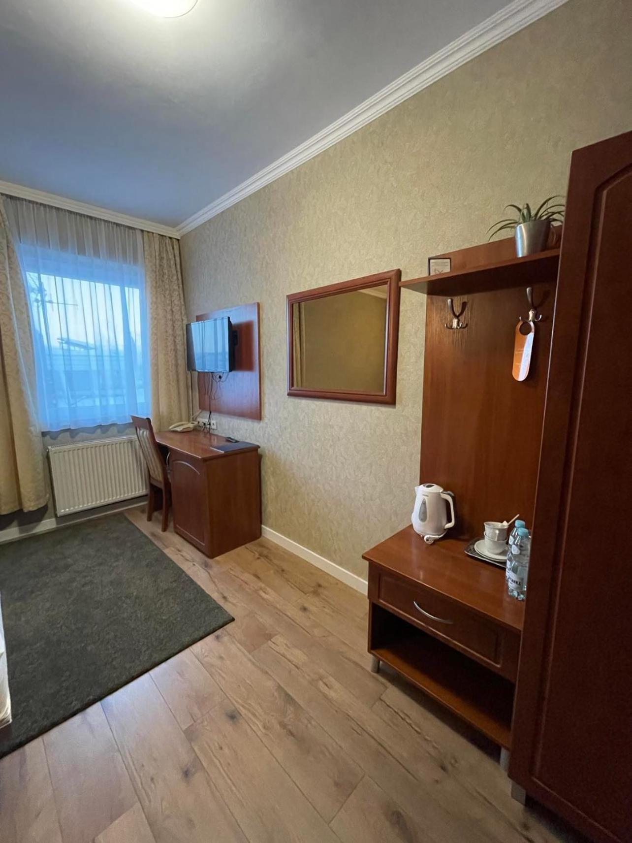 Hotel Arkadia Konskie Eksteriør bilde