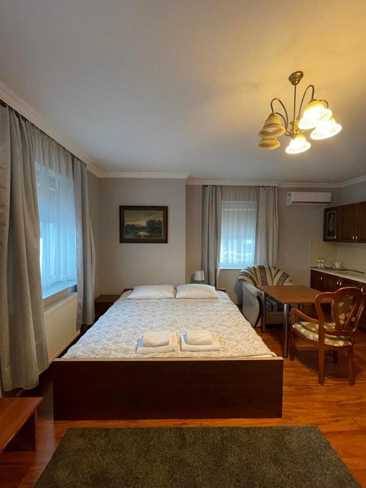 Hotel Arkadia Konskie Eksteriør bilde
